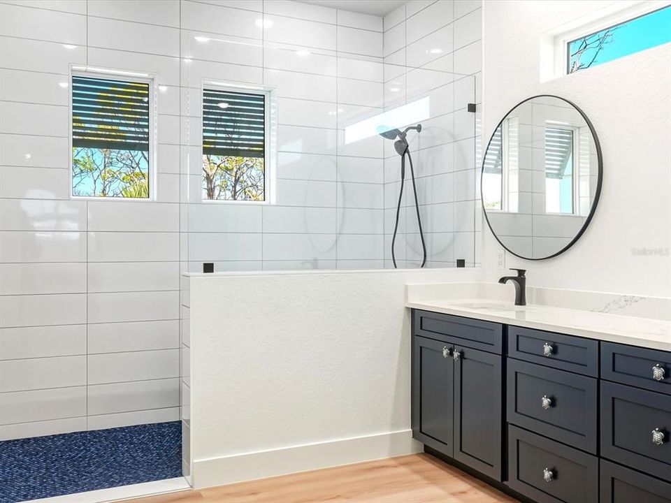 En Venta: $1,599,999 (4 camas, 3 baños, 4840 Pies cuadrados)