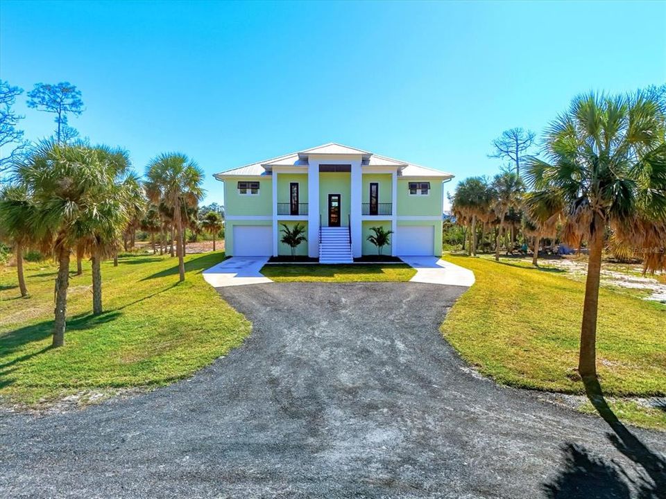 En Venta: $1,599,999 (4 camas, 3 baños, 4840 Pies cuadrados)