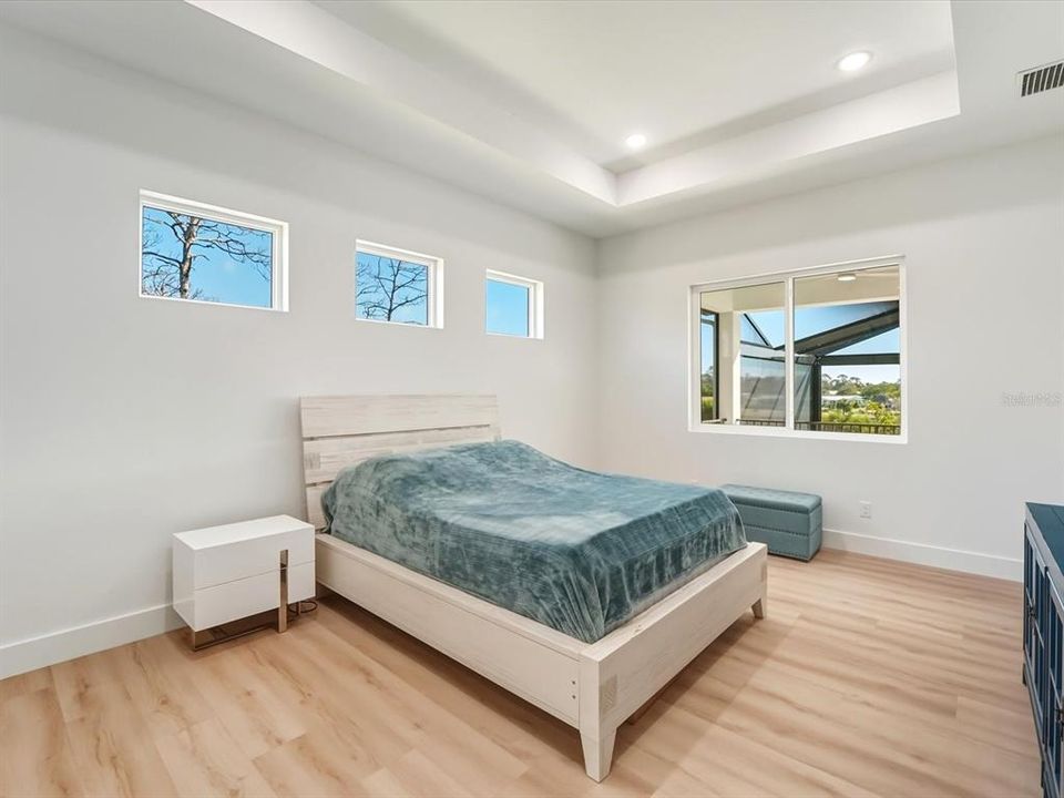 En Venta: $1,599,999 (4 camas, 3 baños, 4840 Pies cuadrados)