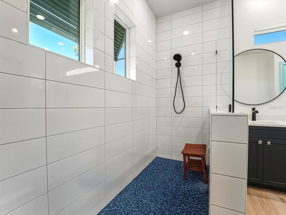 En Venta: $1,599,999 (4 camas, 3 baños, 4840 Pies cuadrados)