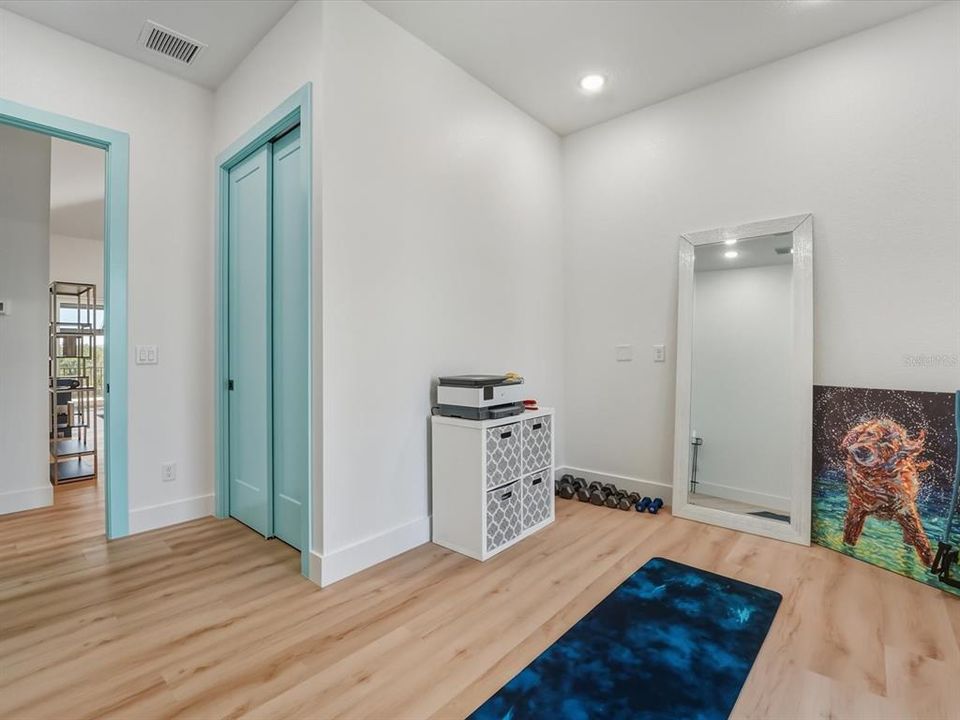 En Venta: $1,599,999 (4 camas, 3 baños, 4840 Pies cuadrados)