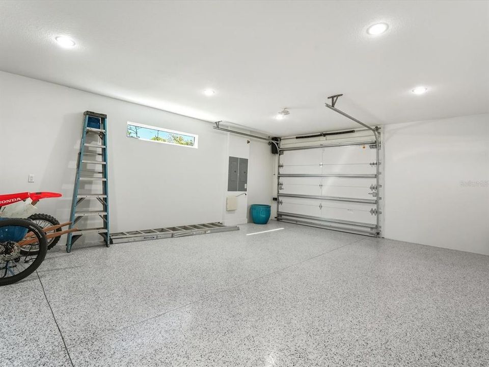 En Venta: $1,599,999 (4 camas, 3 baños, 4840 Pies cuadrados)