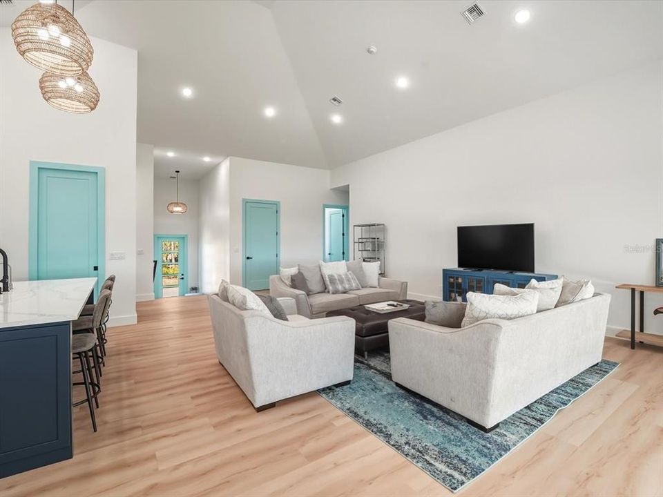 En Venta: $1,599,999 (4 camas, 3 baños, 4840 Pies cuadrados)