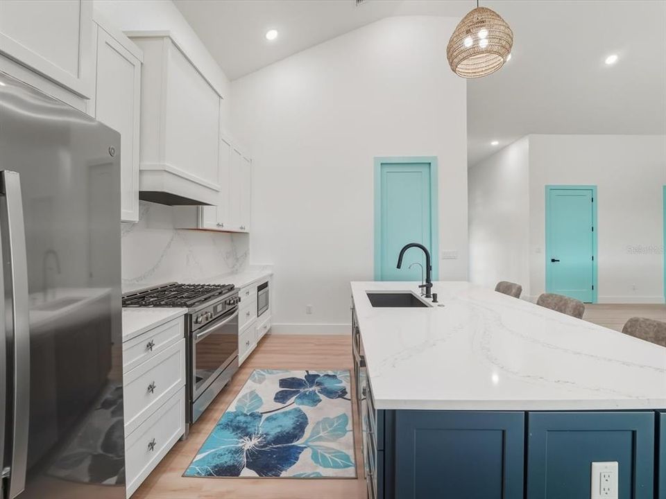 En Venta: $1,599,999 (4 camas, 3 baños, 4840 Pies cuadrados)