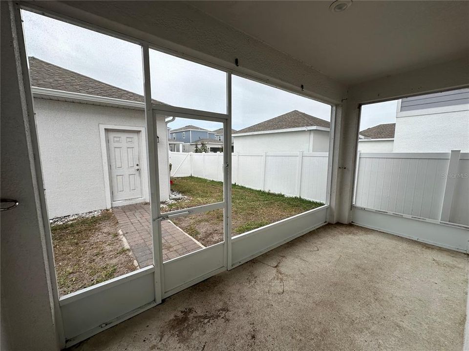 For Rent: $2,695 (4 beds, 2 baths, 2185 Square Feet)
