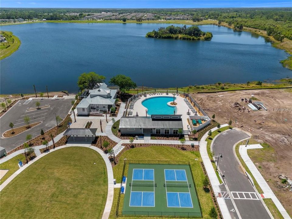 For Rent: $2,695 (4 beds, 2 baths, 2185 Square Feet)