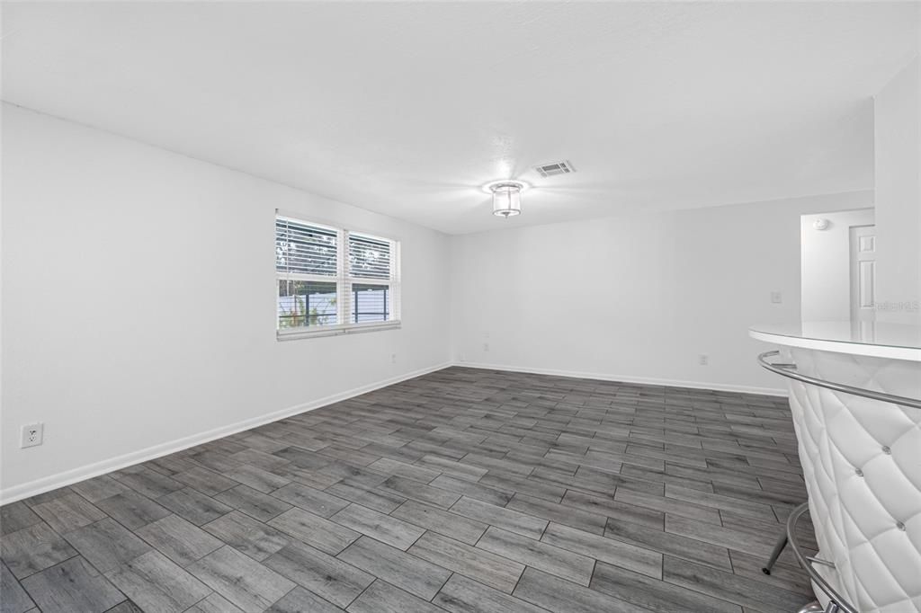 待售: $485,000 (4 贝兹, 3 浴室, 1463 平方英尺)