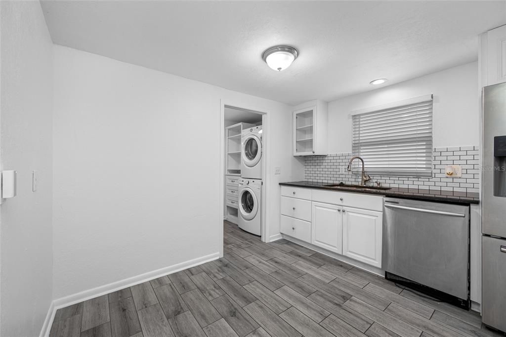 待售: $485,000 (4 贝兹, 3 浴室, 1463 平方英尺)