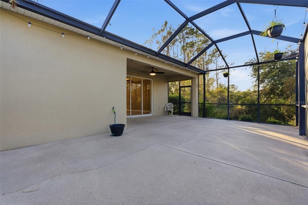 En Venta: $455,000 (4 camas, 3 baños, 2025 Pies cuadrados)