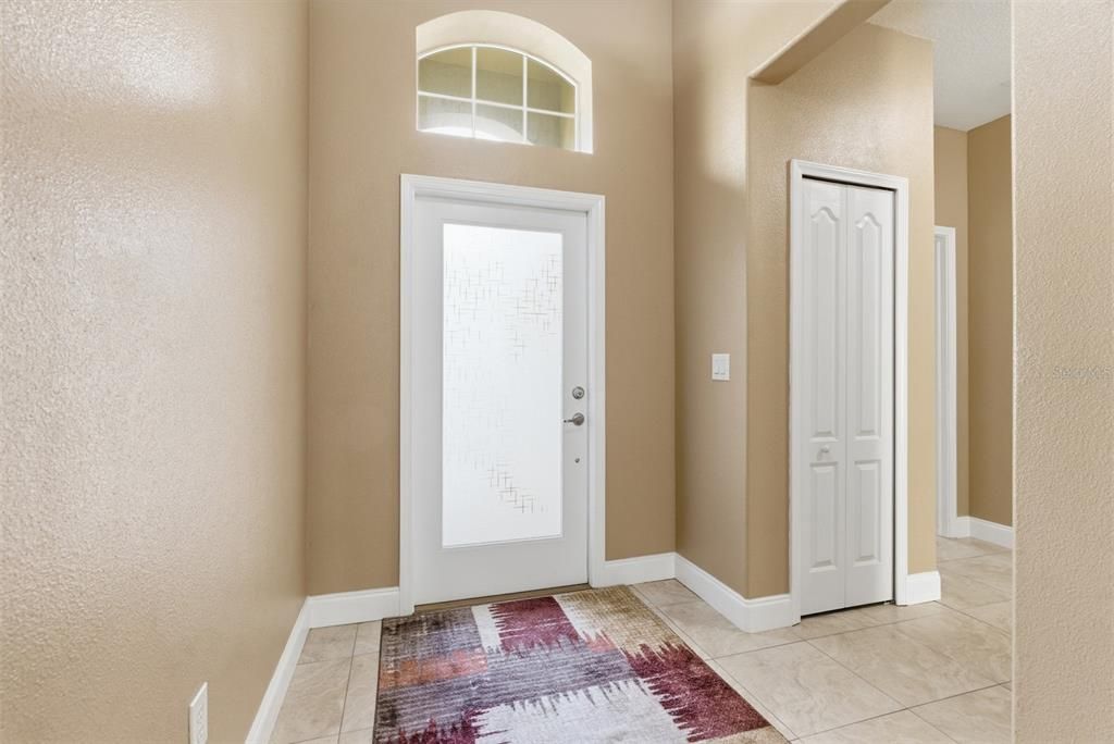 En Venta: $455,000 (4 camas, 3 baños, 2025 Pies cuadrados)