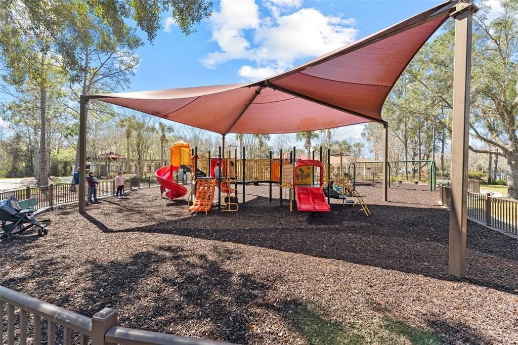 En Venta: $455,000 (4 camas, 3 baños, 2025 Pies cuadrados)