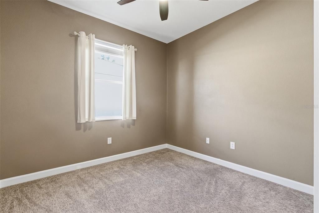 En Venta: $455,000 (4 camas, 3 baños, 2025 Pies cuadrados)