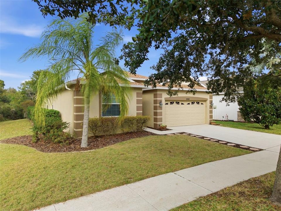 En Venta: $455,000 (4 camas, 3 baños, 2025 Pies cuadrados)