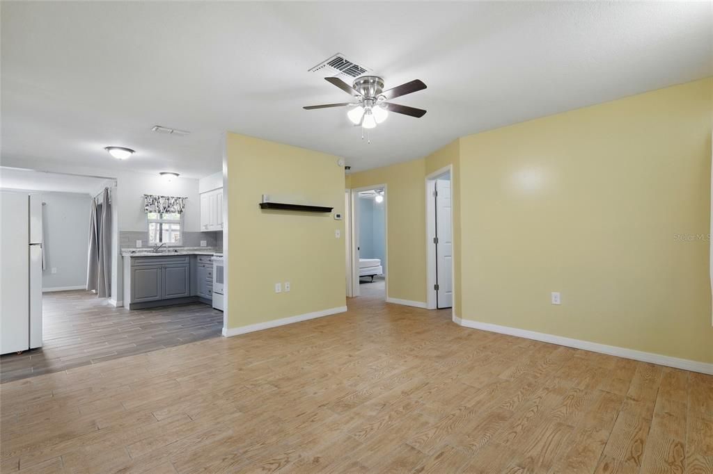 待售: $198,000 (2 贝兹, 2 浴室, 920 平方英尺)