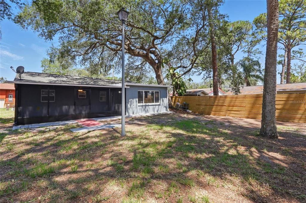 待售: $198,000 (2 贝兹, 2 浴室, 920 平方英尺)