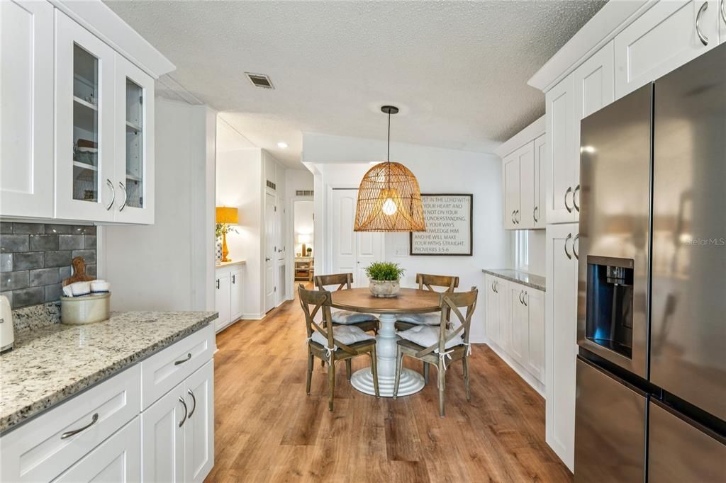 待售: $249,500 (2 贝兹, 2 浴室, 1246 平方英尺)