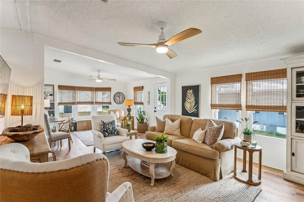 待售: $249,500 (2 贝兹, 2 浴室, 1246 平方英尺)