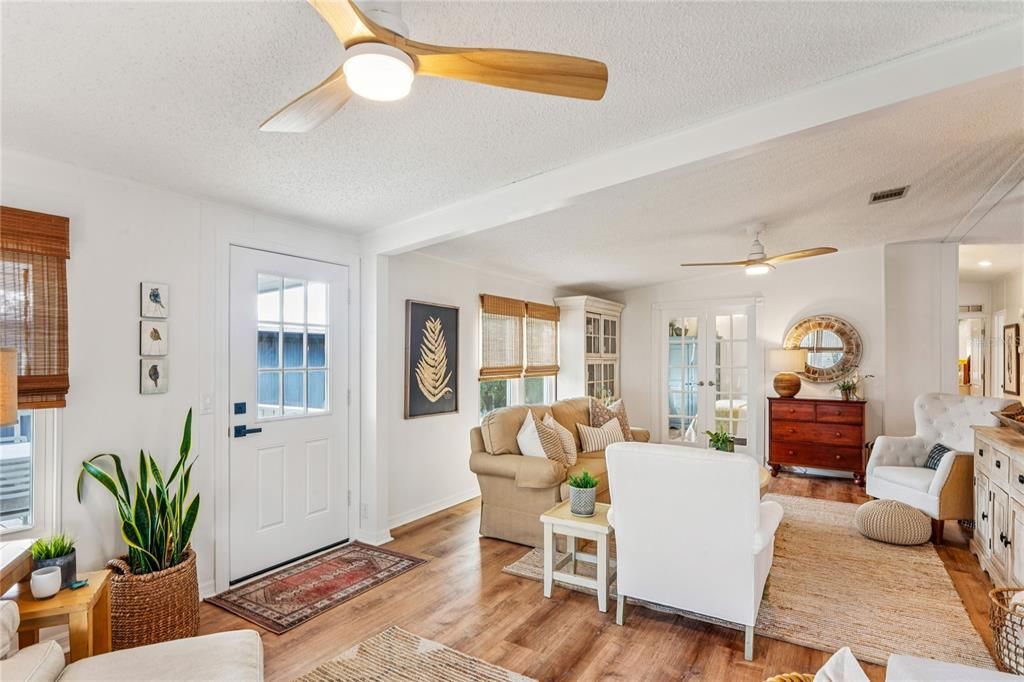 待售: $249,500 (2 贝兹, 2 浴室, 1246 平方英尺)