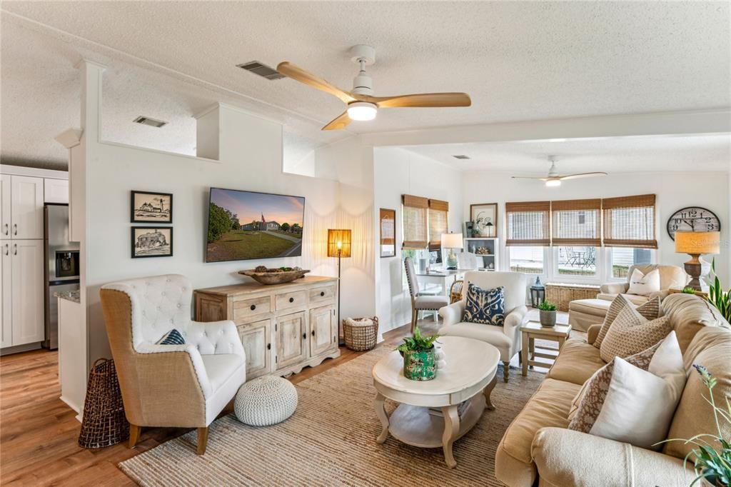 待售: $249,500 (2 贝兹, 2 浴室, 1246 平方英尺)