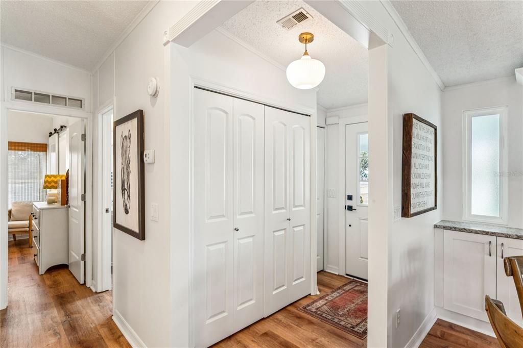 待售: $249,500 (2 贝兹, 2 浴室, 1246 平方英尺)