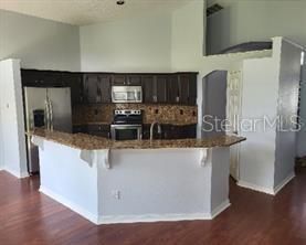 En Venta: $499,000 (4 camas, 2 baños, 2303 Pies cuadrados)