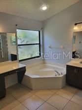 En Venta: $499,000 (4 camas, 2 baños, 2303 Pies cuadrados)