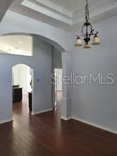 En Venta: $499,000 (4 camas, 2 baños, 2303 Pies cuadrados)