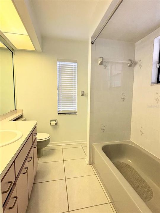 出租: $2,400 (3 贝兹, 2 浴室, 1680 平方英尺)