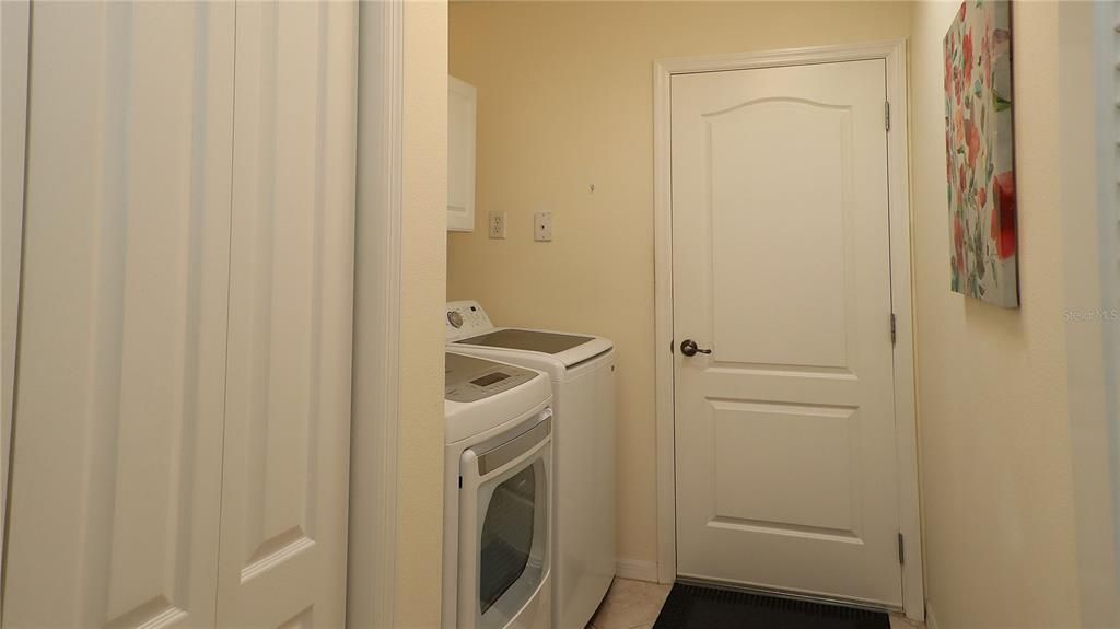 For Sale: $349,000 (3 beds, 2 baths, 1527 Square Feet)