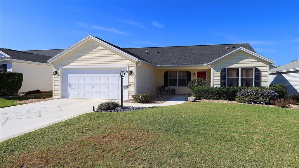 For Sale: $349,000 (3 beds, 2 baths, 1527 Square Feet)