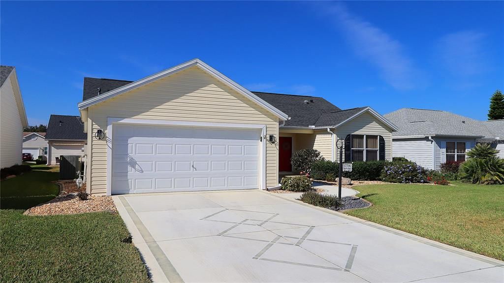 For Sale: $349,000 (3 beds, 2 baths, 1527 Square Feet)