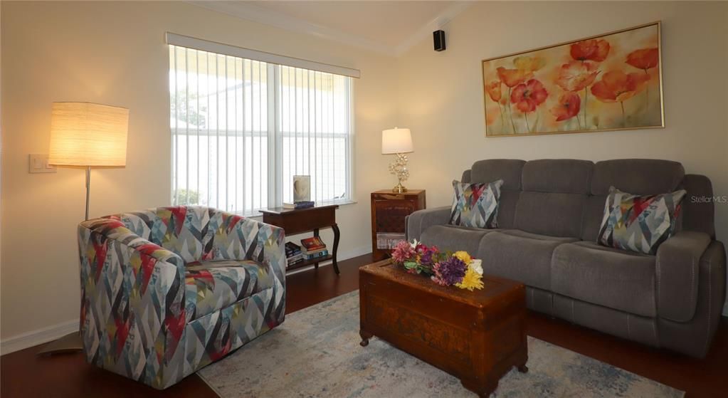 For Sale: $349,000 (3 beds, 2 baths, 1527 Square Feet)