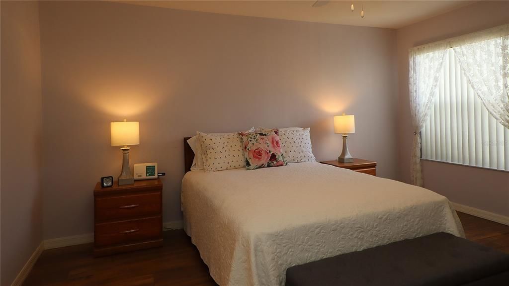 For Sale: $349,000 (3 beds, 2 baths, 1527 Square Feet)