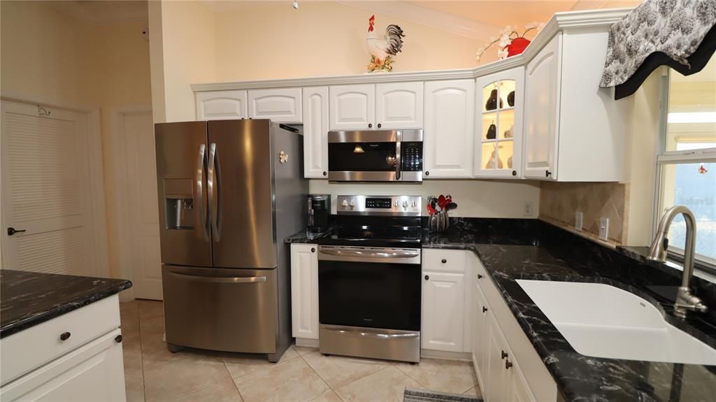 For Sale: $349,000 (3 beds, 2 baths, 1527 Square Feet)