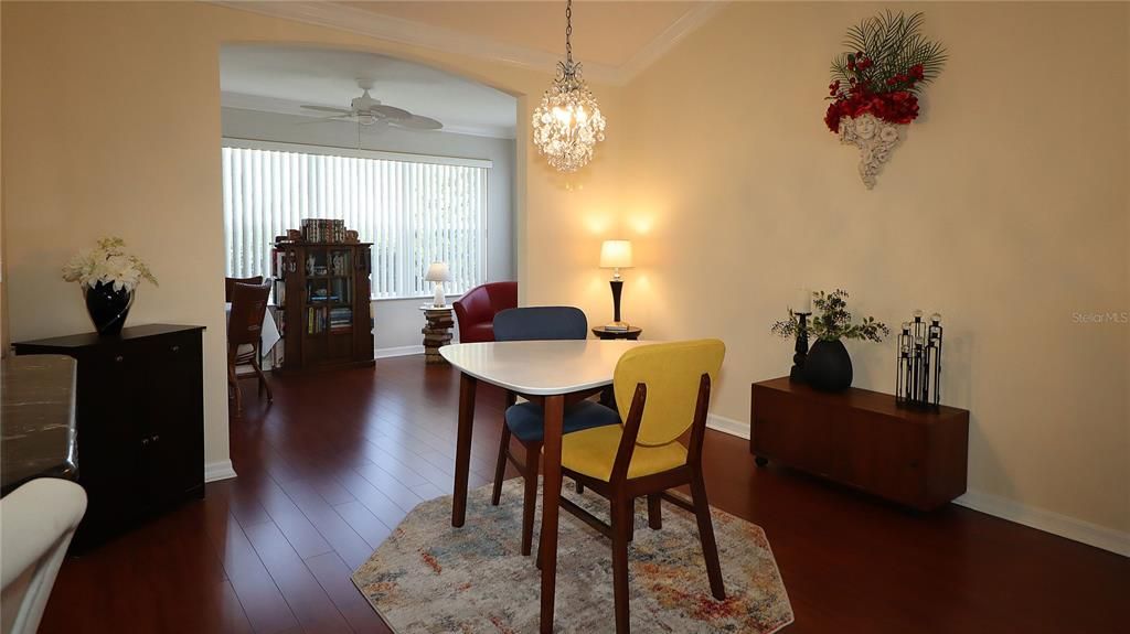 For Sale: $349,000 (3 beds, 2 baths, 1527 Square Feet)