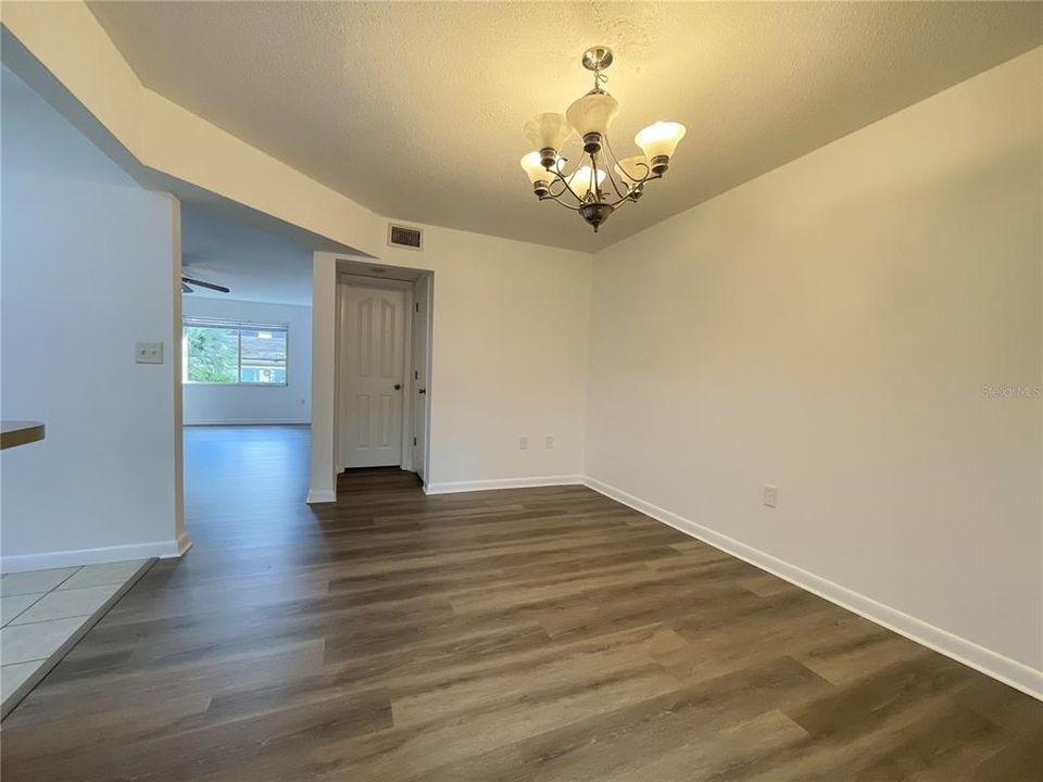 待售: $164,900 (3 贝兹, 2 浴室, 1384 平方英尺)