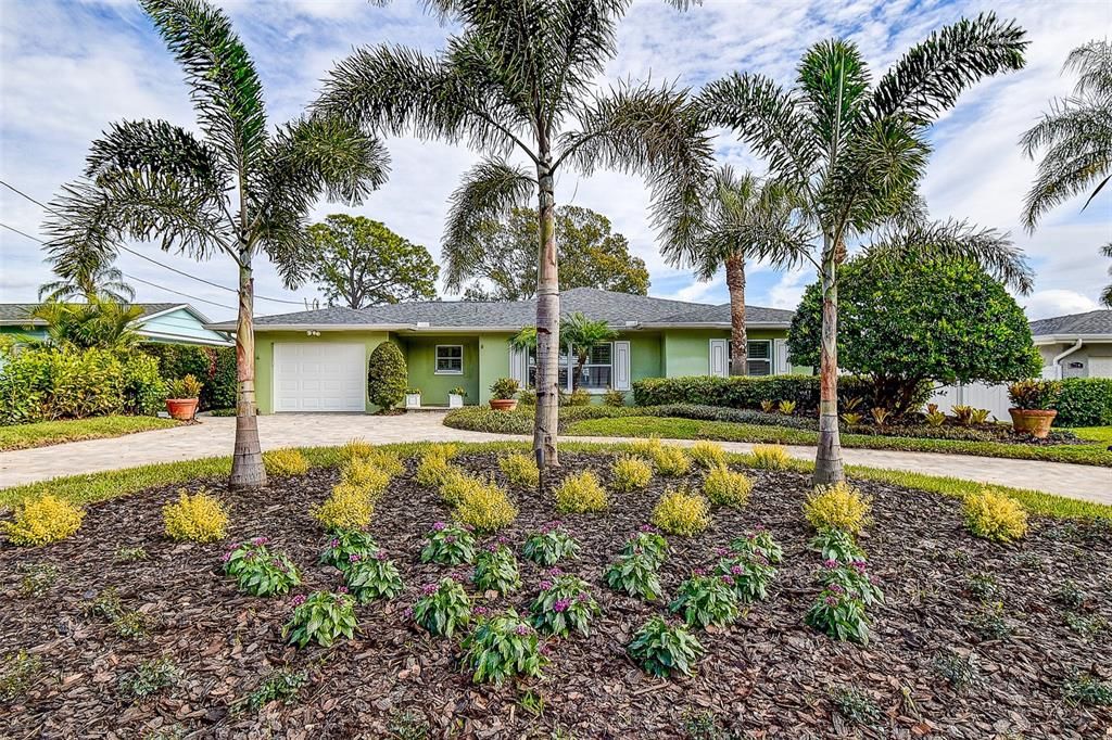 待售: $945,000 (3 贝兹, 3 浴室, 2057 平方英尺)