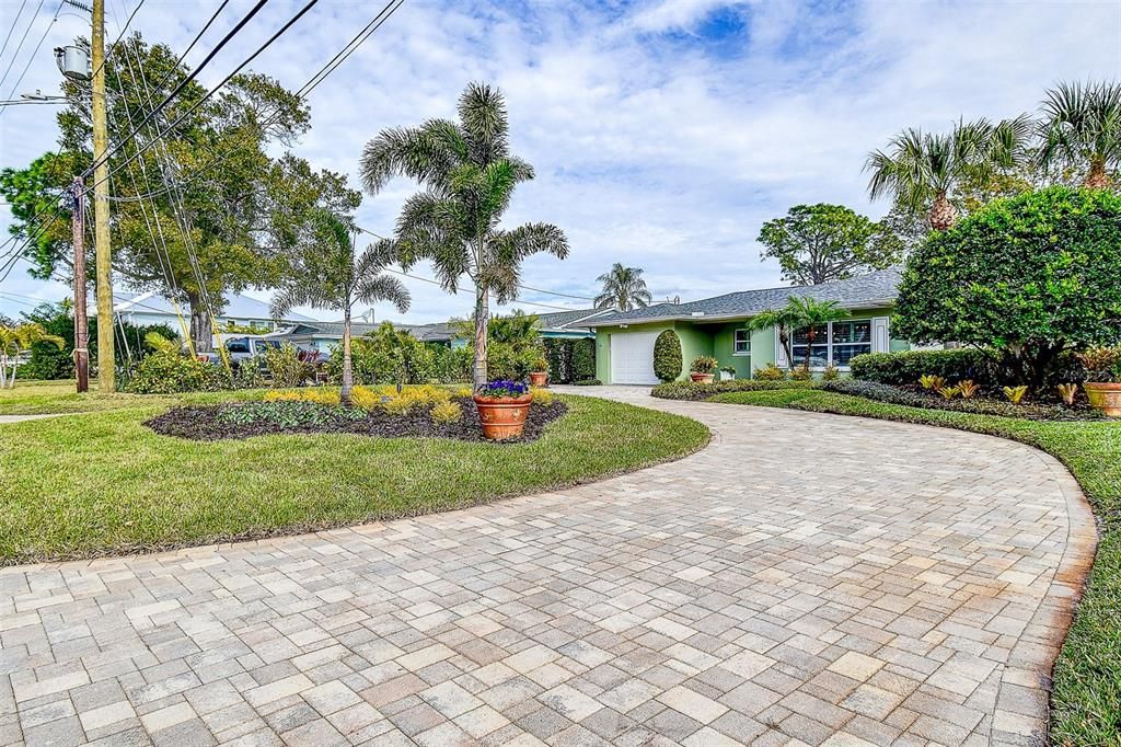 待售: $945,000 (3 贝兹, 3 浴室, 2057 平方英尺)