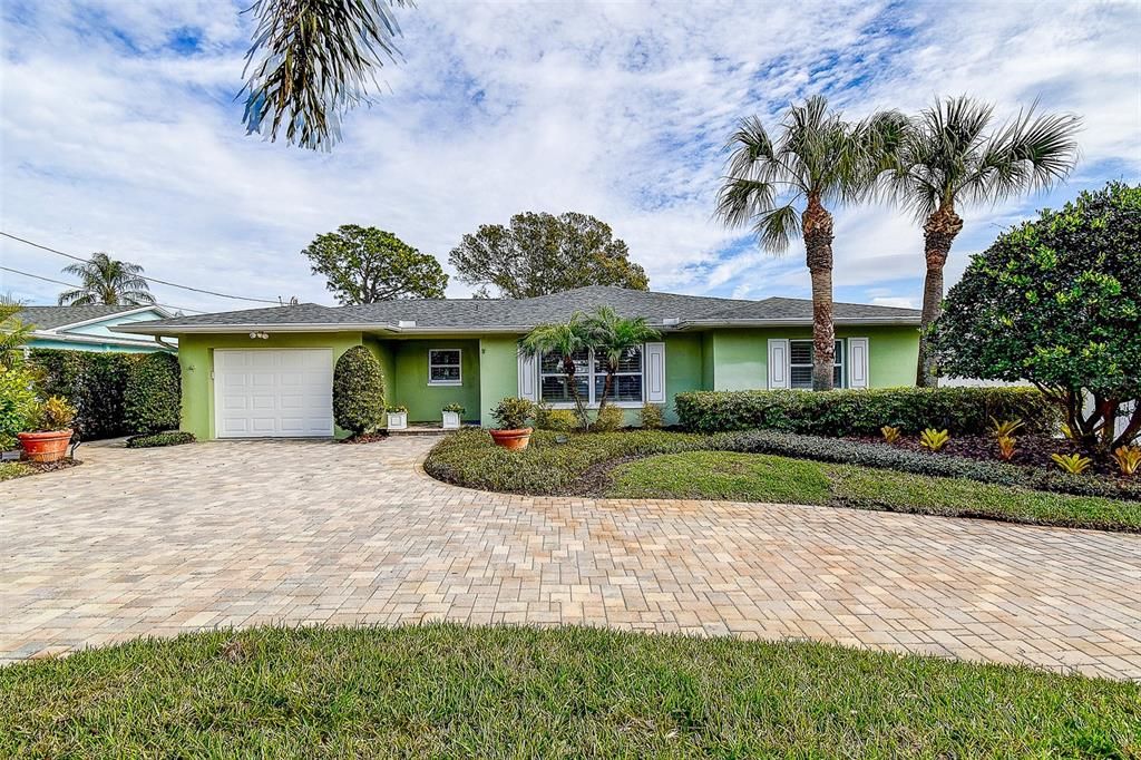 待售: $945,000 (3 贝兹, 3 浴室, 2057 平方英尺)