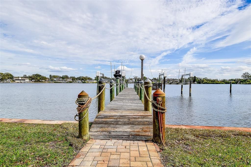 待售: $945,000 (3 贝兹, 3 浴室, 2057 平方英尺)