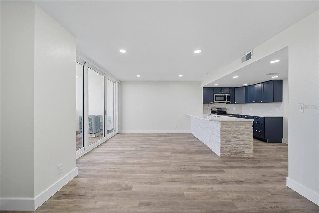 出租: $2,650 (2 贝兹, 2 浴室, 888 平方英尺)