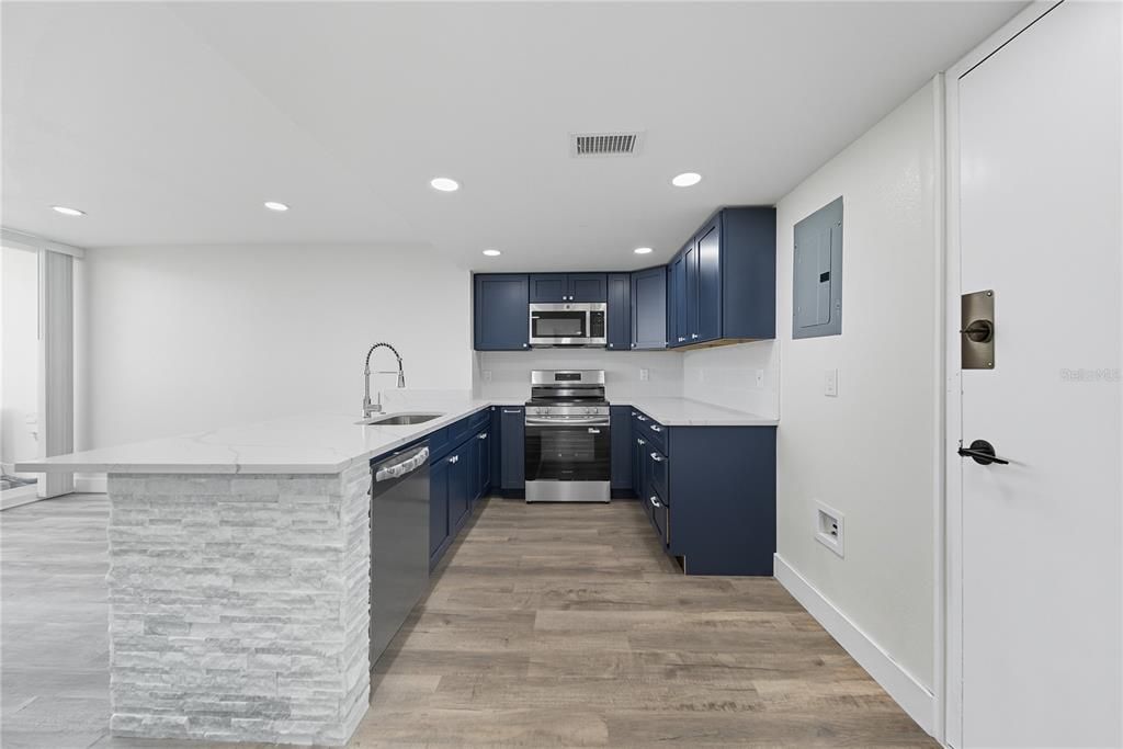 出租: $2,650 (2 贝兹, 2 浴室, 888 平方英尺)