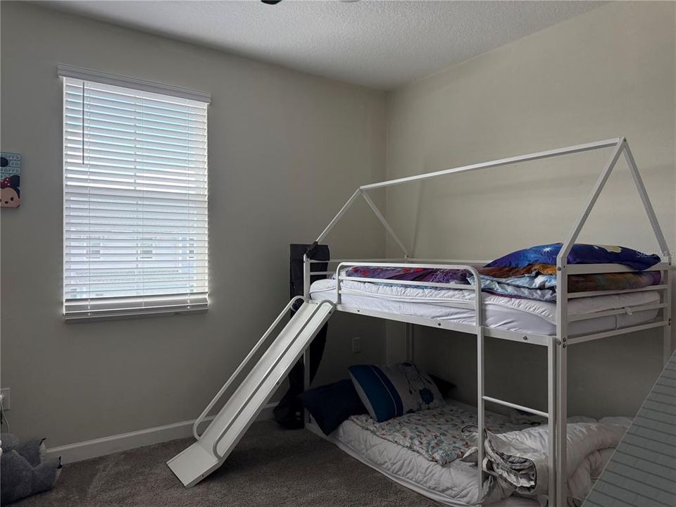 For Rent: $2,400 (3 beds, 2 baths, 1859 Square Feet)