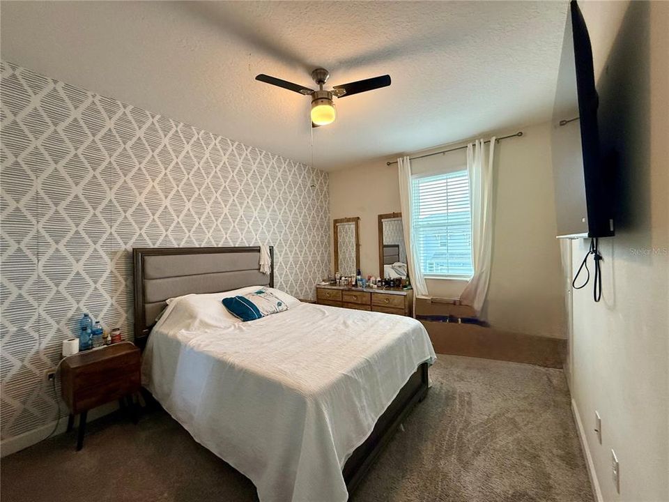 For Rent: $2,400 (3 beds, 2 baths, 1859 Square Feet)