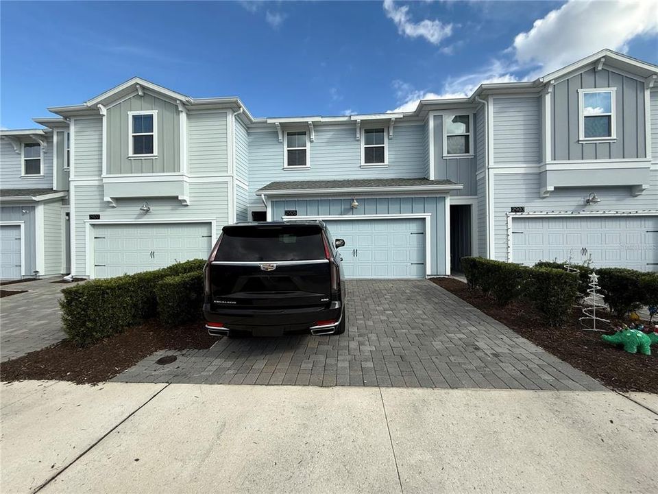 For Rent: $2,400 (3 beds, 2 baths, 1859 Square Feet)