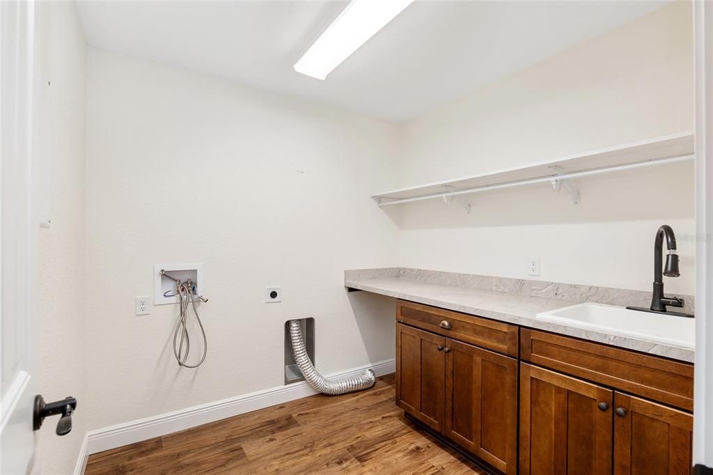 На продажу: $799,000 (3 спален, 2 ванн, 2517 Квадратных фут)