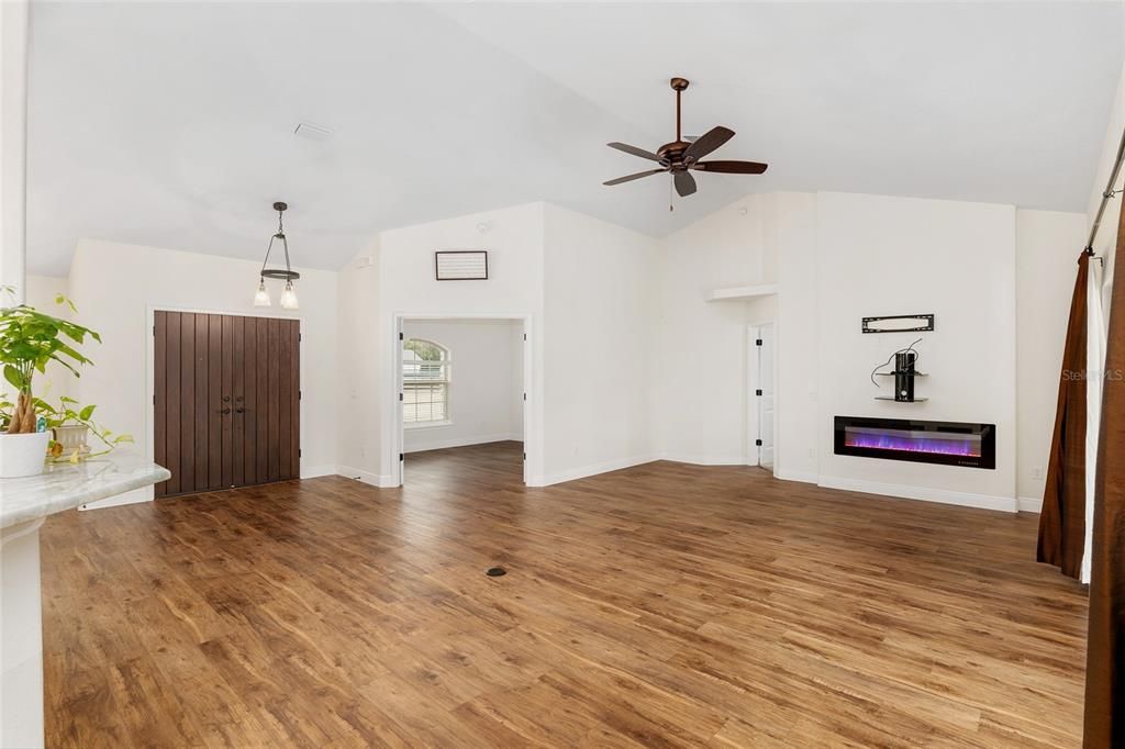 На продажу: $799,000 (3 спален, 2 ванн, 2517 Квадратных фут)