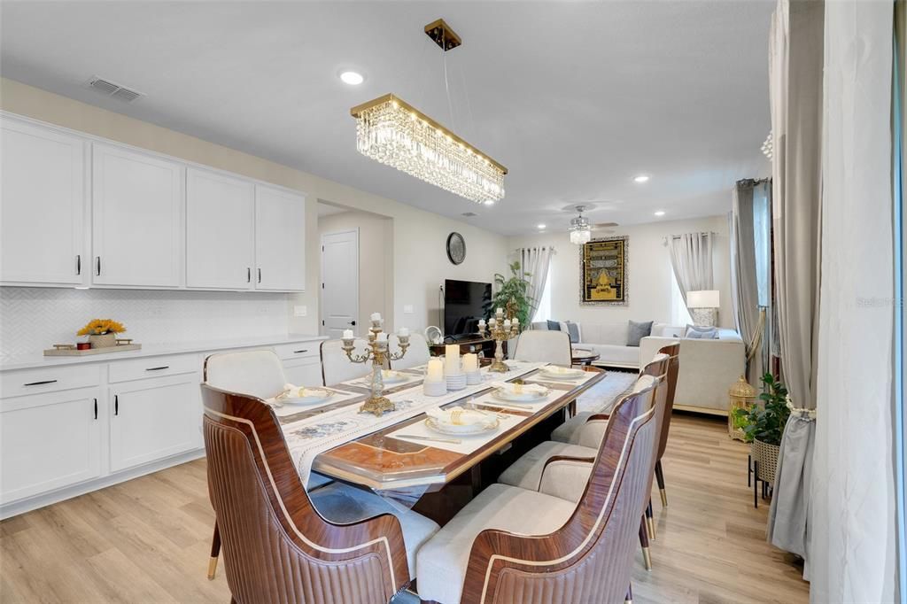 待售: $720,000 (4 贝兹, 3 浴室, 3210 平方英尺)