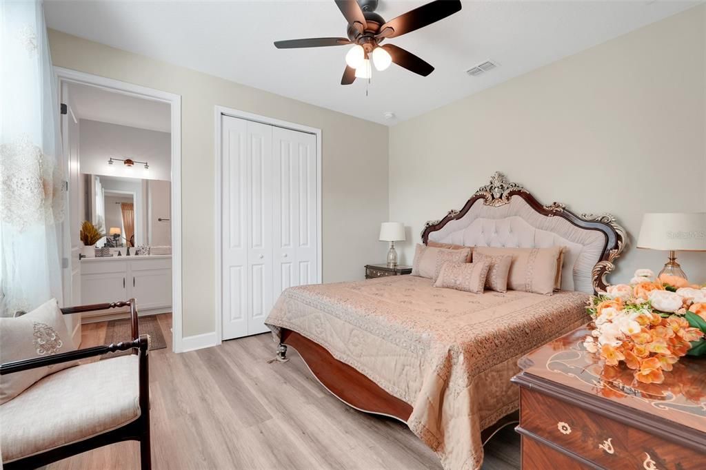 待售: $720,000 (4 贝兹, 3 浴室, 3210 平方英尺)