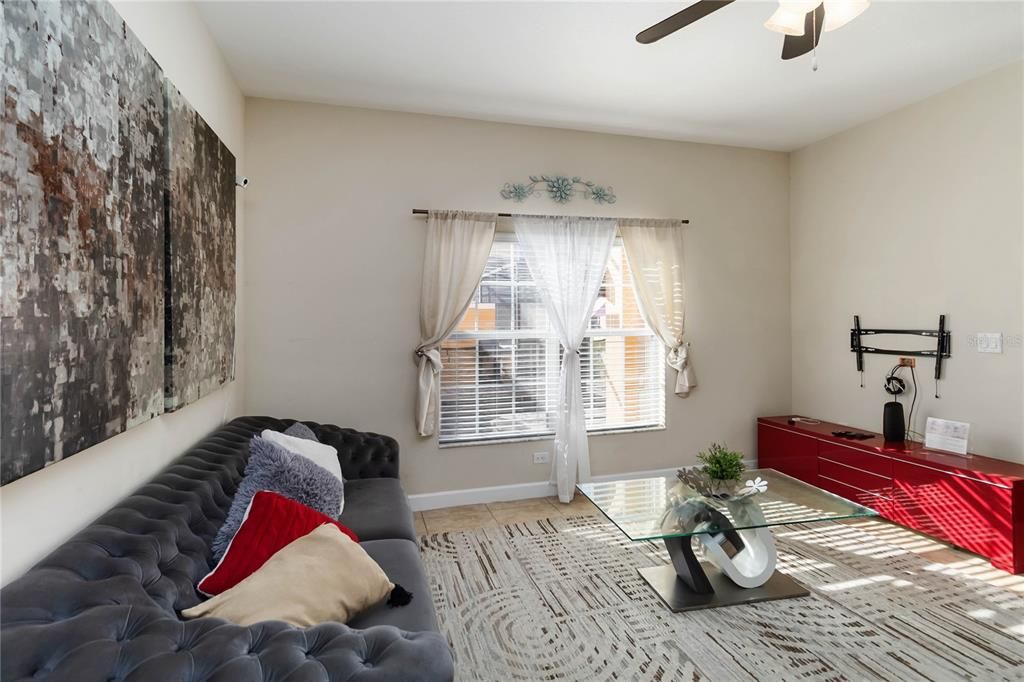 En Venta: $359,000 (4 camas, 3 baños, 2178 Pies cuadrados)